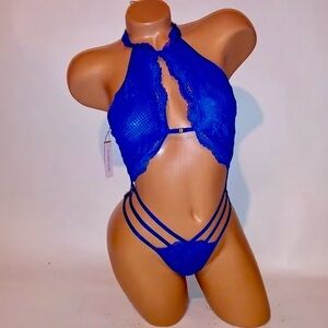 NWT Victoria's Secret Vibrant Blue Lace Bra Set